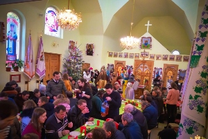 У Франківську відбувся різдвяний обід для бідних та безхатченків
